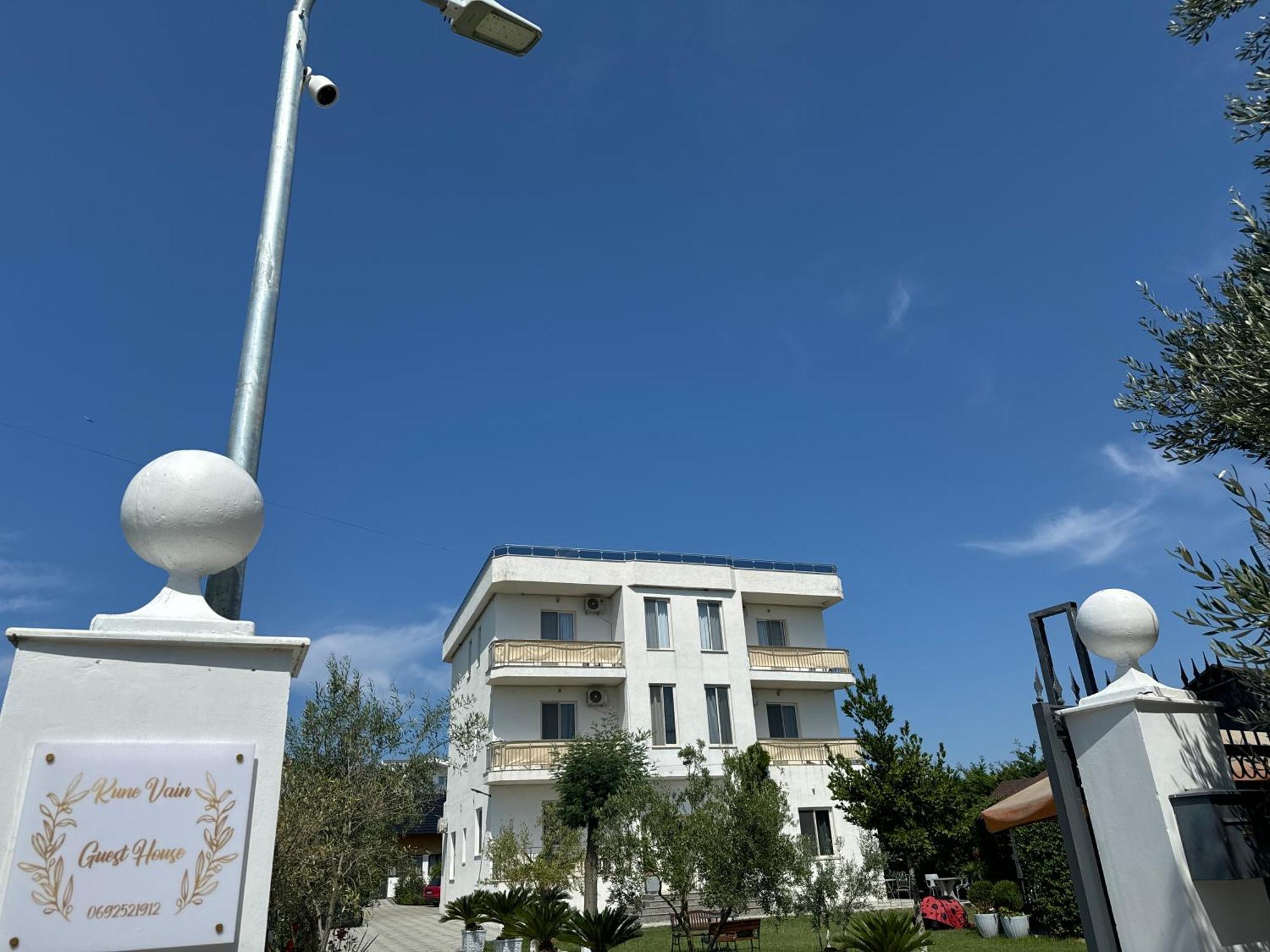 Kunevain Guest House Lezhë 外观 照片