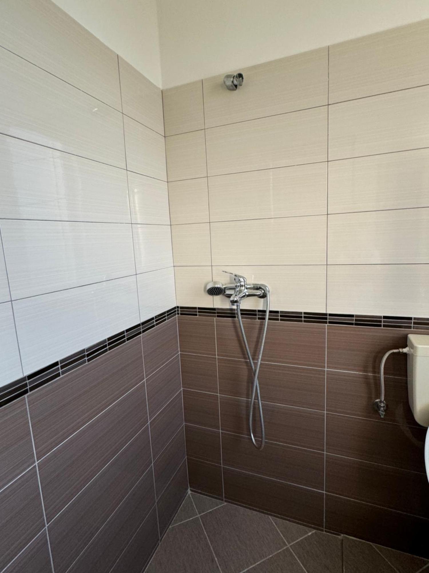 Kunevain Guest House Lezhë 外观 照片