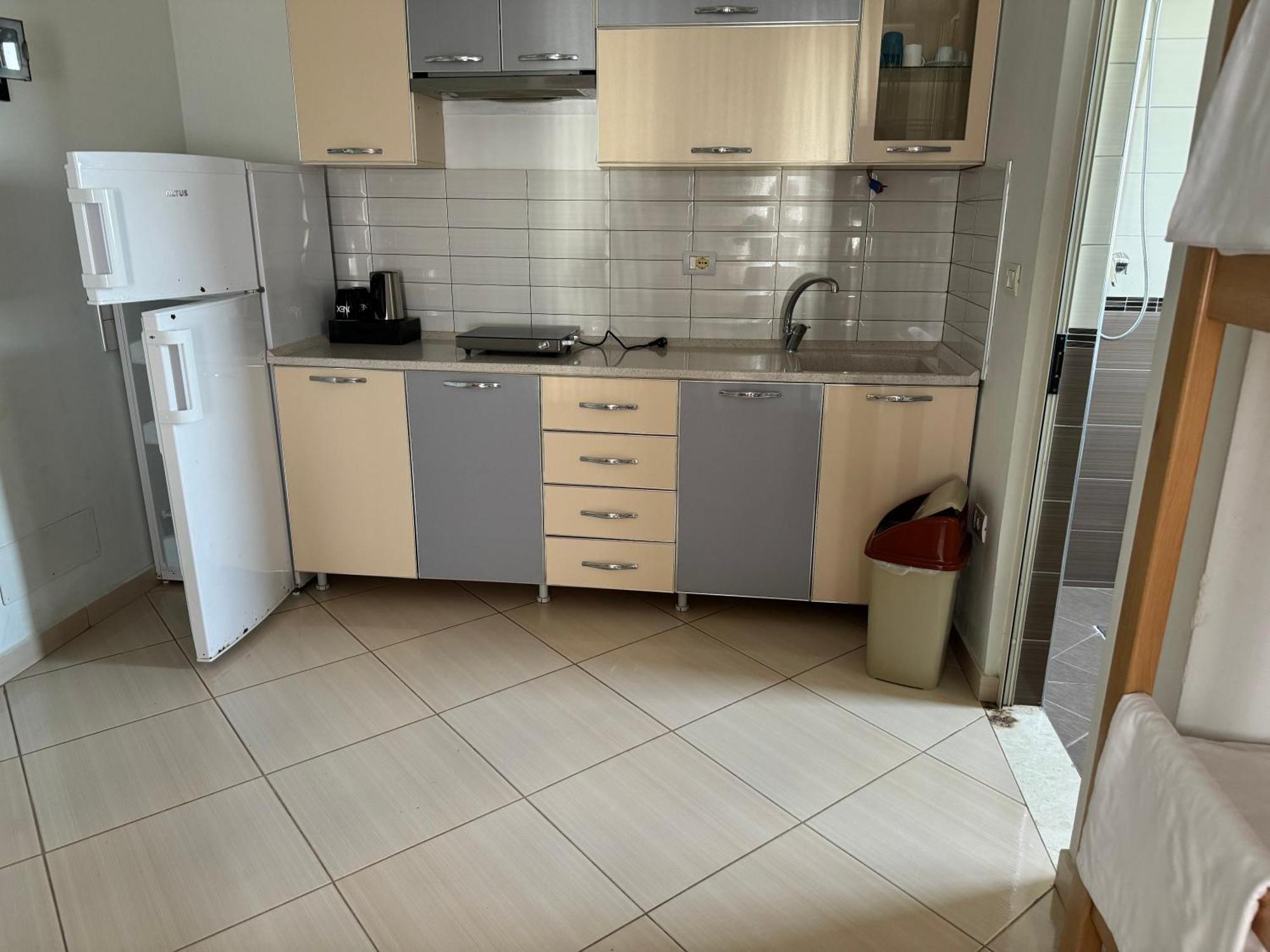 Kunevain Guest House Lezhë 外观 照片